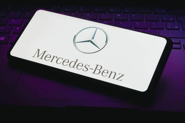 April 2023 Brazil Photo Illustration Mercedes Benz Logo Displayed Smartphone — Stock Photo, Image