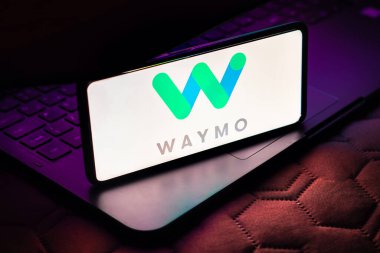 9 Mayıs 2023, Brezilya. Bu resimde, Waymo logosu akıllı telefon ekranında görüntülenir