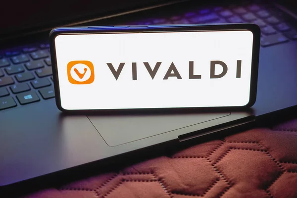 May 2023 Brazil Photo Illustration Vivaldi Logo Displayed Smartphone Screen — Stock Photo, Image