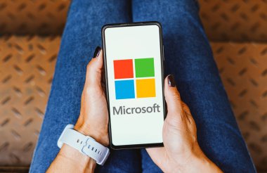 22 Mayıs 2023, Brezilya. Bu resimde, Microsoft Corporation logosu akıllı telefon ekranında görüntülenmektedir.