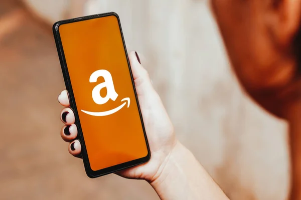 Mayıs 2023 Brezilya Resimde Amazon Logosu Akıllı Telefon Ekranında Gösteriliyor — Stok fotoğraf