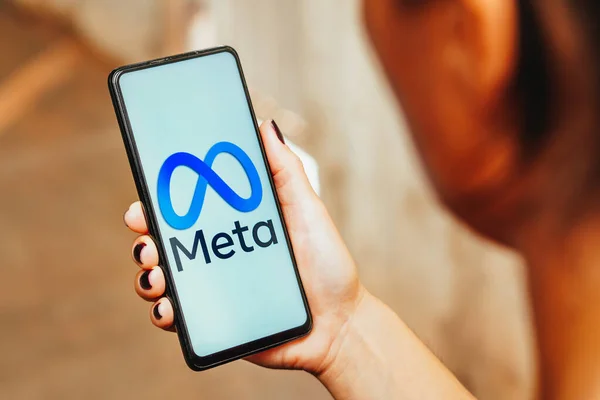 Mayıs 2023 Brezilya Resimde Meta Platformları Logosu Akıllı Telefon Ekranında — Stok fotoğraf