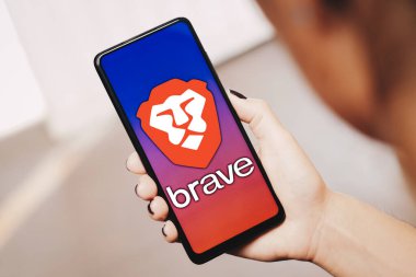 23 Mayıs 2023, Brezilya. Bu resimde Brave logosu akıllı telefon ekranında gösteriliyor.