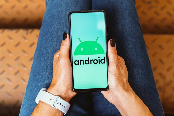 Maja 2023 Brazylia Tym Zdjęciu Logo Androida Jest Wyświetlany Ekranie — Zdjęcie stockowe
