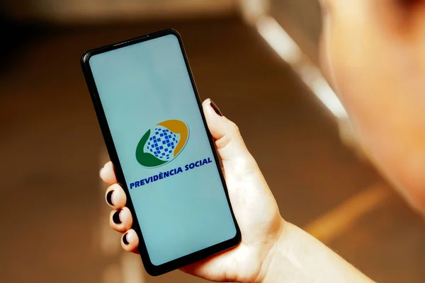 Mayıs 2023 Brezilya Resimde Akıllı Telefon Ekranında Previdncia Social Instituto — Stok fotoğraf