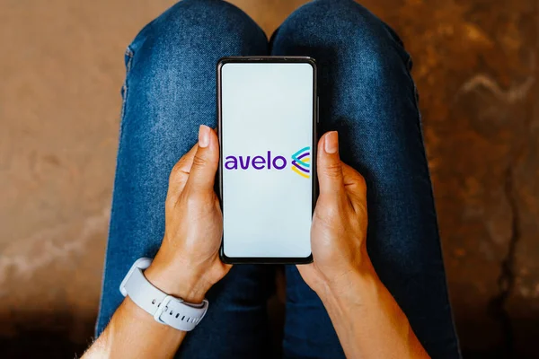 June 2023 Brazil Photo Illustration Avelo Airlines Logo Displayed Smartphone — Stock Photo, Image
