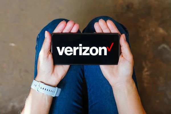 Června 2023 Brazílie Tomto Obrázku Logo Verizon Communications Zobrazeno Obrazovce — Stock fotografie