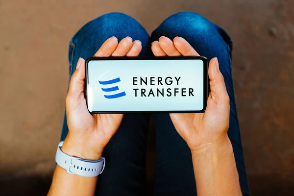 June 2023 Brazil Photo Illustration Energy Transfer Logo Displayed Smartphone — Stock Photo, Image