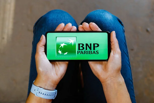 June 2023 Brazil Photo Illustration Bnp Paribas Logo Displayed Smartphone — Stock Photo, Image