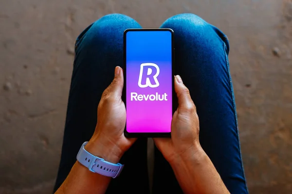 Haziran 2023 Brezilya Resimde Revolut Logosu Akıllı Telefon Mobil Ekranında — Stok fotoğraf