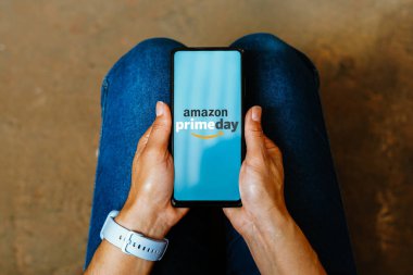 3 Temmuz 2023, Brezilya. Bu resimde, Amazon Prime Day logosu akıllı telefon ekranında gösteriliyor