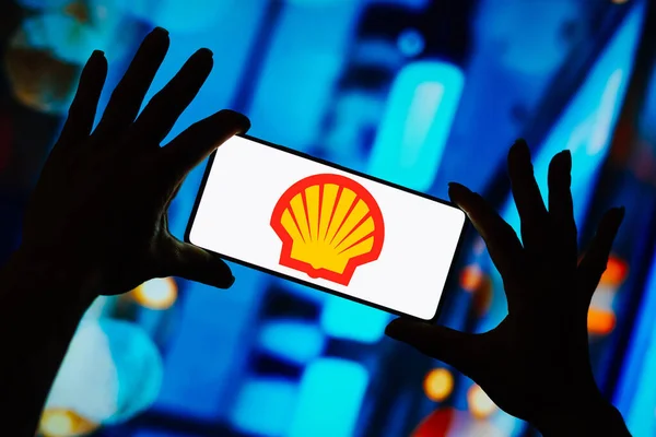 September 2023 Brasilien Dette Billede Illustration Vises Shell Logoet Smartphone - Stock-foto