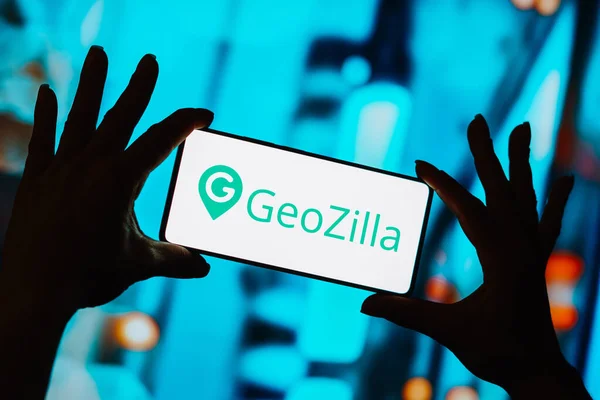 September 2023 Brazil Photo Illustration Geozilla Logo Displayed Smartphone Screen — Stock Photo, Image