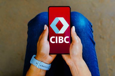 22 Eylül 2023, Brezilya. Bu resimde, Kanada Kraliyet Ticaret Bankası (CIBC) logosu akıllı telefon ekranında gösterilir.