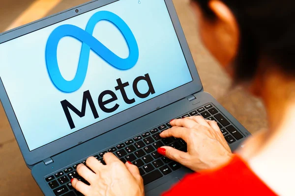 September 2023 Brazil Photo Illustration Meta Logo Displayed Notebook Screen — Stock Photo, Image