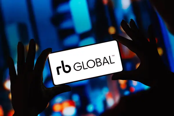 2021년 10월 브라질 일러스트에서 Global 로고가 스마트폰 화면에 표시됩니다 — 스톡 사진
