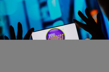 7 Ekim 2023, Brezilya. Bu resimde, Bank5 Connect logosu akıllı telefon ekranında görüntülenir