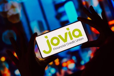 10 Ekim 2023, Brezilya. Bu resimde, Jovia Kredi Birliği logosu akıllı telefon ekranında görüntülenir