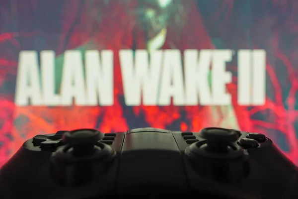 2023年11月1日 在这张照片中 Alan Wake 2的标志游戏被显示在电脑屏幕上 旁边是一个游戏面板 — 图库照片