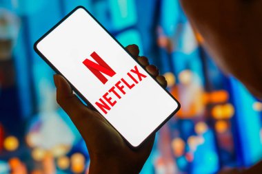 3 Kasım 2023, Brezilya. Bu resimde Netflix logosu akıllı telefon ekranında görüntülenir