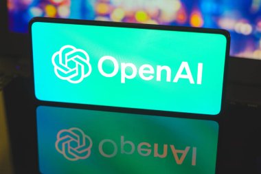 20 Kasım 2023, Brezilya. Bu resimde, OpenAI logosu akıllı telefon ekranında görüntülenir