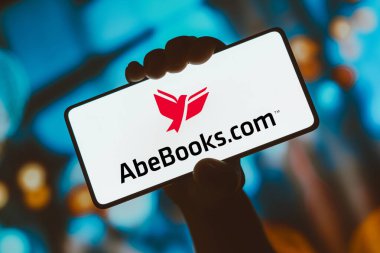 21 Kasım 2023, Brezilya. Bu resimde, AbeBooks logosu akıllı telefon ekranında görüntülenir
