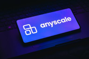 22 Kasım 2023, Brezilya. Bu resimde, herhangi bir ölçek logosu akıllı telefon ekranında görüntülenir