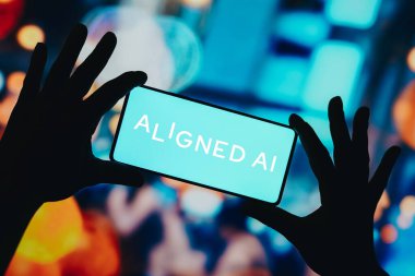 22 Kasım 2023, Brezilya. Bu resimde, Hizalanmış Yapay Zeka logosu akıllı telefon ekranında görüntülenir