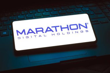1 Aralık 2023, Brezilya. Bu resimde, Marathon Digital Holding logosu akıllı telefon ekranında gösteriliyor.