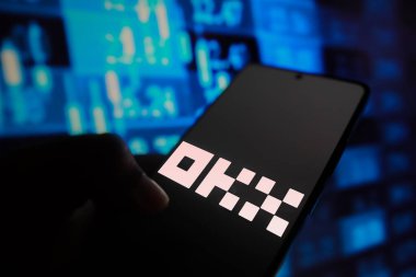 18 Aralık 2023, Brezilya. Bu resimde, OKX logosu akıllı telefon ekranında görüntülenir