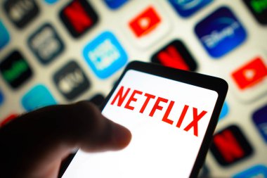 23 Ocak 2024, Brezilya. Bu resimde Netflix logosu akıllı telefon ekranında görüntülenir