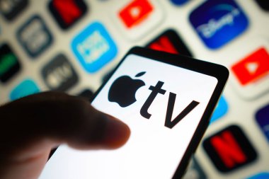 23 Ocak 2024, Brezilya. Bu resimde, Apple TV logosu akıllı telefon ekranında gösteriliyor