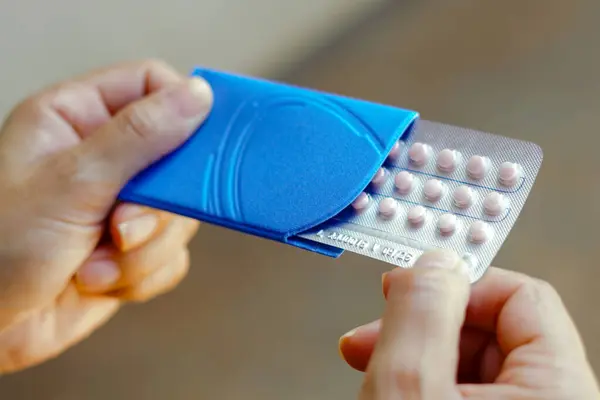 March 2024 Brazil Woman Holds Her Birth Control Pill Medication — Stock Photo, Image
