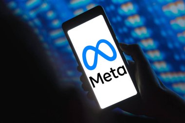 2 Nisan 2024, Brezilya. Bu resimde, Meta Platformları, Inc. logosu akıllı telefon ekranında görüntülenir