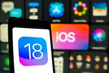 9 Nisan 2024, Brezilya. Bu resimde, iOS 18 logosu akıllı telefon ekranında görüntülenir