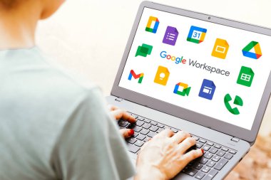 13 Nisan 2024, Brezilya. Bu resimde, Google Çalışma Alanı logosu bir dizüstü bilgisayar ekranında görüntülenir