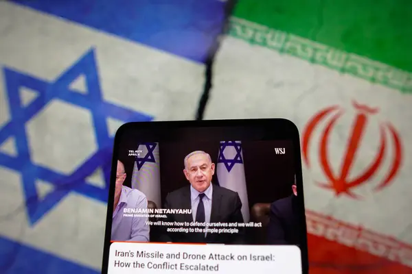 2024年4月14日 在这张照片中 以色列总理本雅明 内塔尼亚胡在 华尔街日报 的一段视频中谈到了两伊战争 — 图库照片