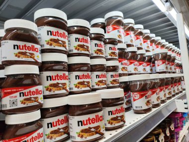 1 Mayıs 2024, Brezilya. Nutella çikolatası Brezilya 'da bir süpermarketin rafında satılıktır.