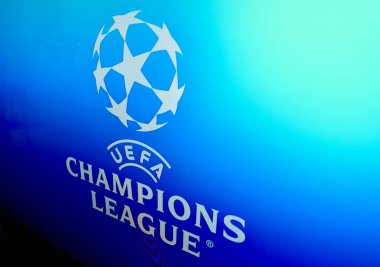 6 Mayıs 2024, Brezilya. Bu resimde, UEFA Şampiyonlar Ligi logosu bir TV ekranında gösterilmektedir..