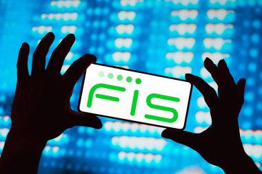 7 Mayıs 2024, Brezilya. Bu resimde, Fidelity Ulusal Bilgi Servisleri (FIS Global) logosu akıllı telefon ekranında görüntülenir