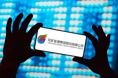 4 Haziran 2024, Brezilya. Bu resimde, Yankuang Enerji Grubu Limited logosu akıllı telefon ekranında sergilenmektedir.