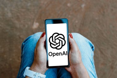 6 Haziran 2024, Brezilya. Bu resimde, OpenAI logosu akıllı telefon ekranında görüntülenir