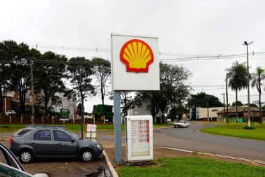 10 Haziran 2024, Brezilya. Shell benzin istasyonu. Piyasa tahminlerine göre benzin ve dizel fiyatlarının, hükümetin 17 mezhebe uygulanan maaş vergisi indirimini telafi etmek amacıyla uyguladığı geçici önlemi telafi etmek amacıyla artması bekleniyor.