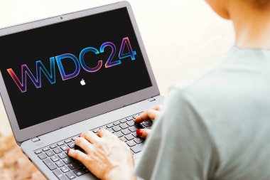10 Haziran 2024, Brezilya. Bu fotoğraf illüstrasyonunda, Dünya Çapında Geliştiriciler Konferansı (WWDC 24) logosu bir dizüstü bilgisayar ekranında görüntülenir