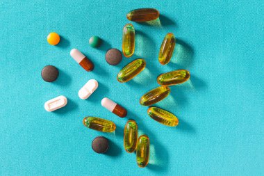 30 Haziran 2024, Paraguay. Bu resimde, masada çeşitli ilaç hapları görülüyor.