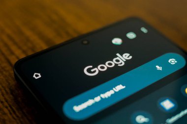 15 Temmuz 2024, Paraguay. Bu resimde, Google web sayfası akıllı telefon ekranında görüntülenir