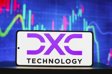 6 Ağustos 2024, Paraguay. Bu resimde, DXC Teknoloji Şirketi logosu akıllı telefon ekranında görüntülenmektedir.