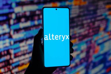 13 Ağustos 2024, Paraguay. Bu resimde, Alteryx, Inc. logosu akıllı telefon ekranında görüntülenir
