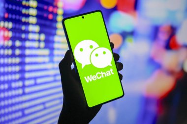 14 Ağustos 2024, Paraguay. Bu resimde, WeChat logosu akıllı telefon ekranında görüntülenir