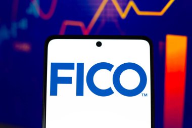16 Ağustos 2024, Paraguay. Bu resimde, Fuar, Isaac and Company (FICO) logosu akıllı telefon ekranında gösteriliyor